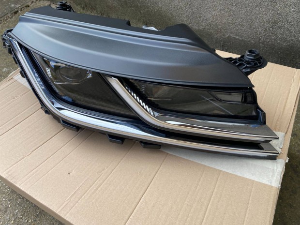 Volkswagen Arteon gyári,Led fényszóró