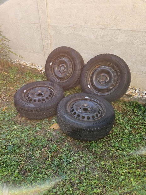 Volkswagen/Audi/Skoda/Seat lemezfelni tli gumival (5x112) 195/65 R15