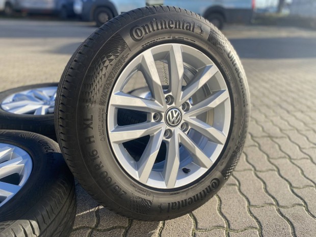 Volkswagen B8 Passat gy�ri 6.5x16"-os 215/60R16 ny�ri gumival