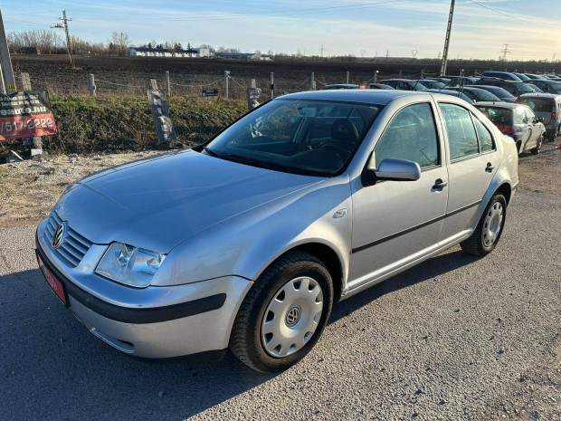 Volkswagen Bora 1.6 Comfortline 1 tulaj .trsm...