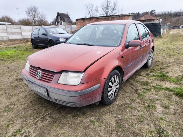 Volkswagen Bora 1.6 Comfortline Sérült! Műszaki...