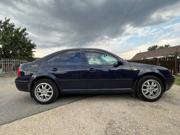 Volkswagen Bora 1.6 Comfortline használt autó eladó