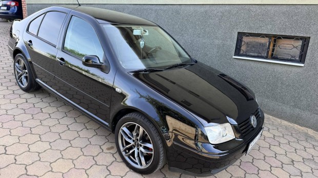 Volkswagen Bora 1.6 Highline 222Ekm+17Coll Alu....
