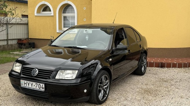 Volkswagen Bora 1.6 Highline 222Ekm+17Coll Alu....