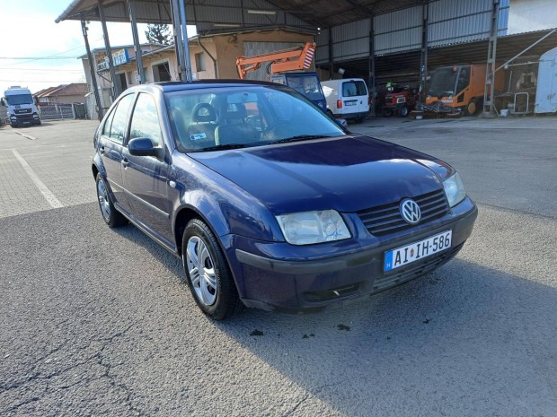 Volkswagen Bora 1.6 Highline