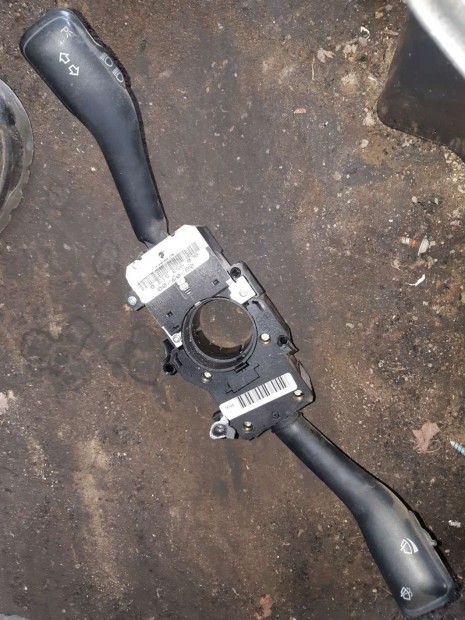 Volkswagen Bora 98-05 Bajuszkapcsol