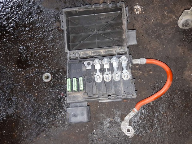 Volkswagen Bora 98-05 Biztostktbla / Rel Tbla