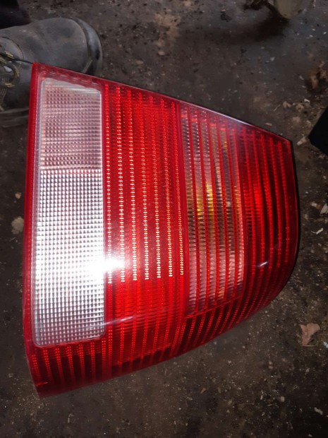 Volkswagen Bora 98-05 Jobb Hts Lmpabra