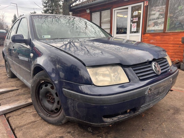 Volkswagen Bora (2003) 1.6i BCB Alkatrszek #M2147