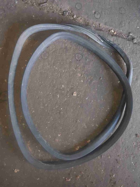 Volkswagen Caddy III 03-09 Jobb Tolajt Gumikder