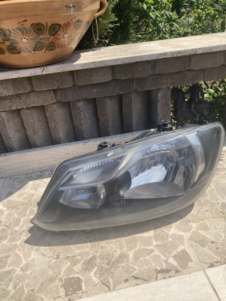 Volkswagen Caddy III. Bal oldali fényszóró (Tyc)