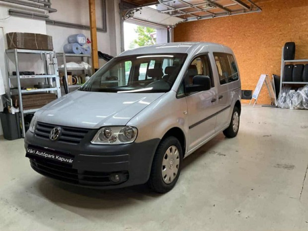 Volkswagen Caddy LIFE 7 személyes.Német papíros...