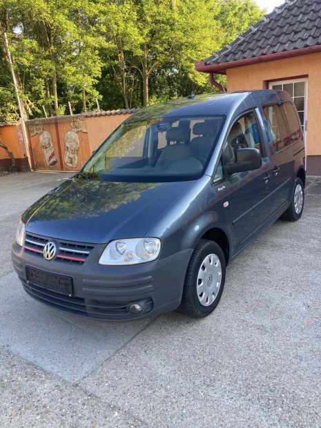 Volkswagen Caddy LIFE 7 személyes. háztól. tula...