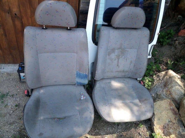 Volkswagen Caddy MK2 ülés bal és jobb
