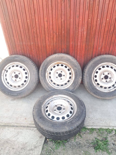 Volkswagen Caddy gumi