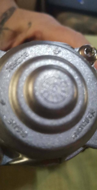 Volkswagen Elektronikus turb�felt�lt� aktu�tor