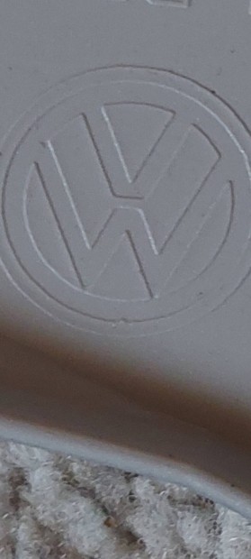 Volkswagen Eredeti dísztárcsa garnitúra.