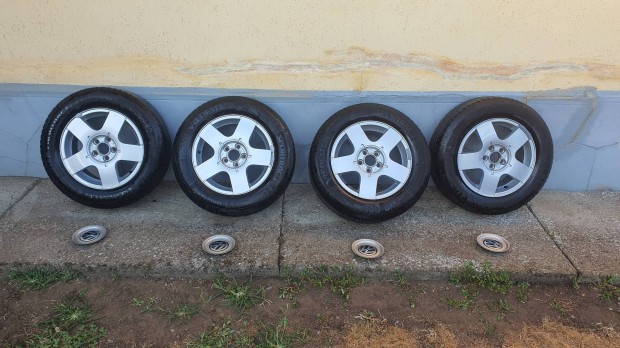 Volkswagen Golf4 alufelni szett kupakokkal gyári 5x100