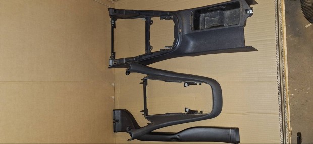 Volkswagen Golf6 könyöklő