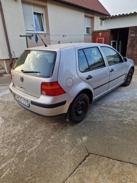 Volkswagen Golf 1.4