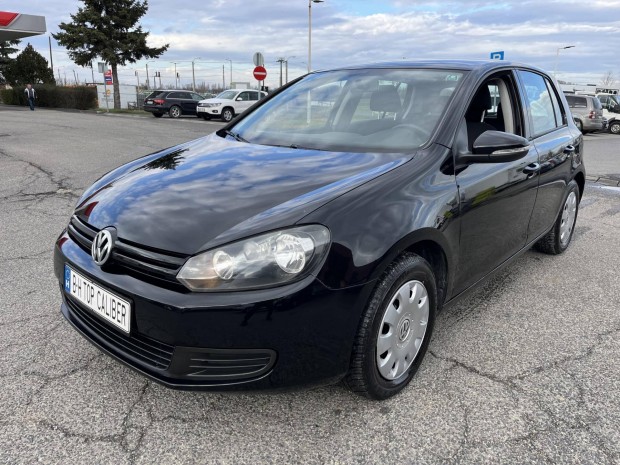 Volkswagen Golf 1.4 Trendline szervizknyv.digi...