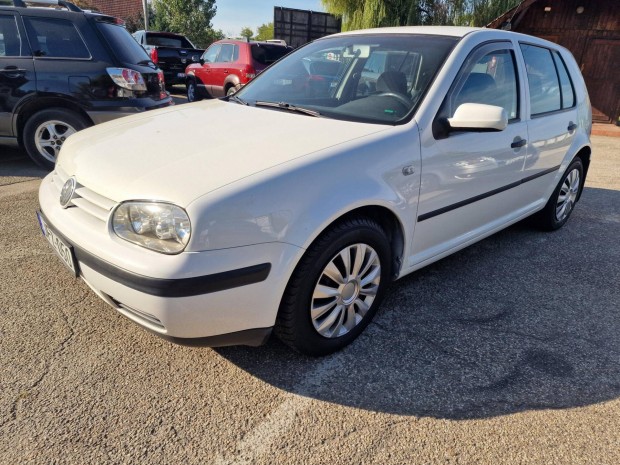 Volkswagen Golf 1.6 Comfortline
