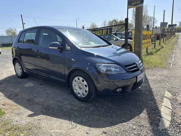 Volkswagen Golf 1.6 Comfortline PLUS Vltozat!...