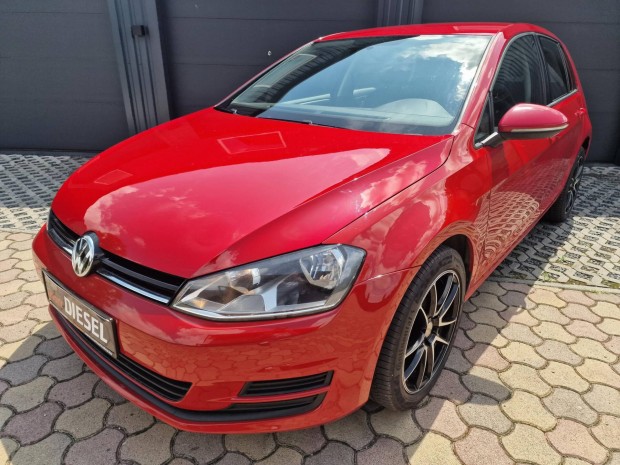 Volkswagen Golf 1.6 TDi Trendline Szép Tűzpiros...