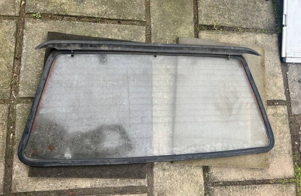 Volkswagen Golf 2 f�rt �veg + Spoiler