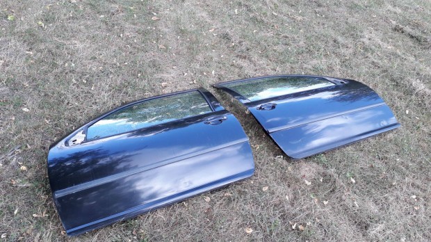Volkswagen Golf 4 LC9Z fekete ajt Bal oldali