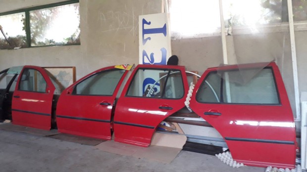 Volkswagen Golf 4 bora LP3G ajt� jobb oldal