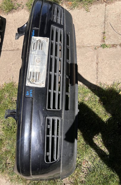Volkswagen Golf 4 első lökhárító (LC9Z)