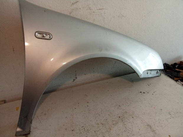 Volkswagen Golf 4 jobb , bal els srvd
