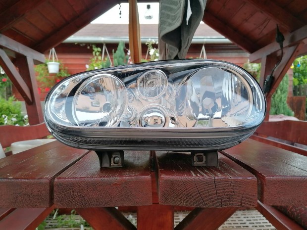 Volkswagen Golf 4 új bal oldali. űveg fényszóró.