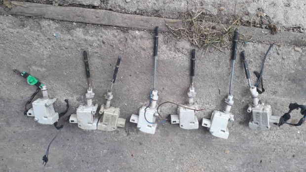 Volkswagen Golf 4 üzemanyag tank ajtó nyitó