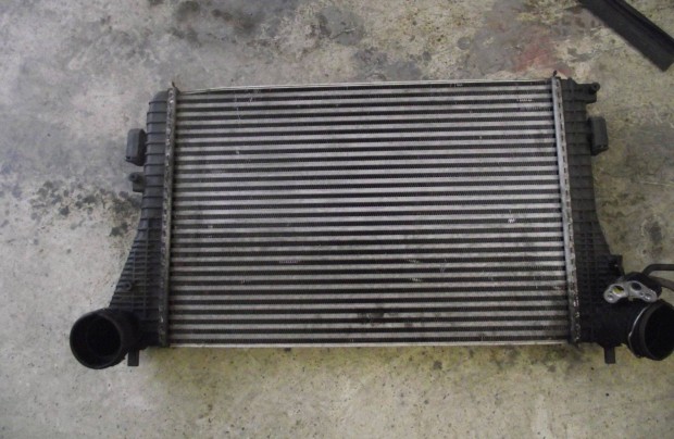 Volkswagen Golf 5 Octavia 2 intercooler ht 1K0145803