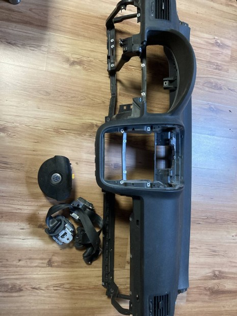 Volkswagen Golf 5 l�gzs�k szett