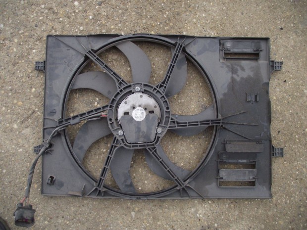 Volkswagen Golf 7 Octavia 3 hűtőventilátor 5Q0121203CS 5Q0959455AL