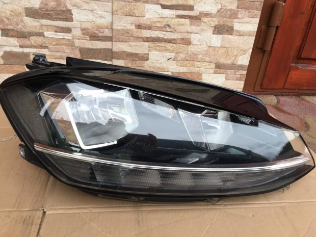 Volkswagen Golf 7 facelift jobb első fényszóró