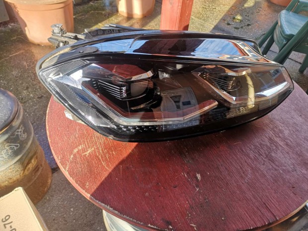 Volkswagen Golf 7 jobb els� f�nysz�r� 5G1941060 elad�