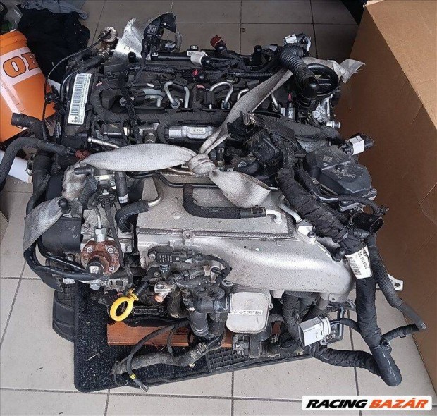 Volkswagen Golf 8 2.0DTI motor s alkatrszei (116le)