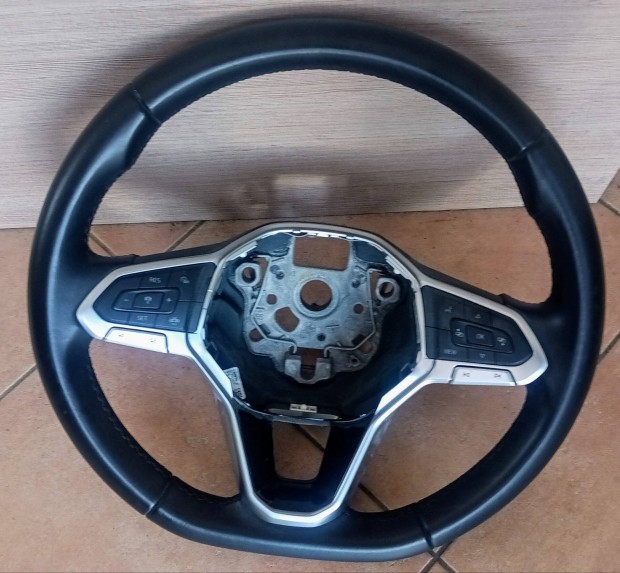 Volkswagen Golf 8 bőr kormány