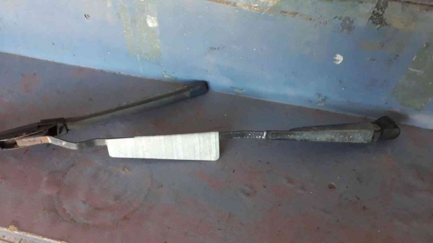 Volkswagen Golf II Bal Első Ablaktörlő Kar