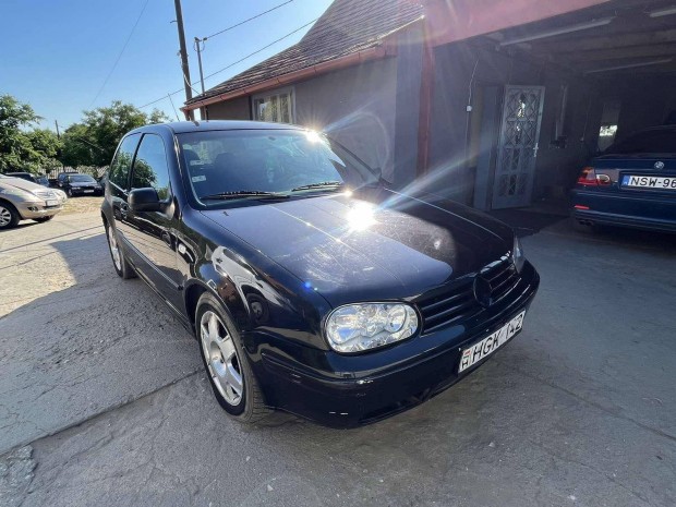 Volkswagen Golf IV 1.6 25 v