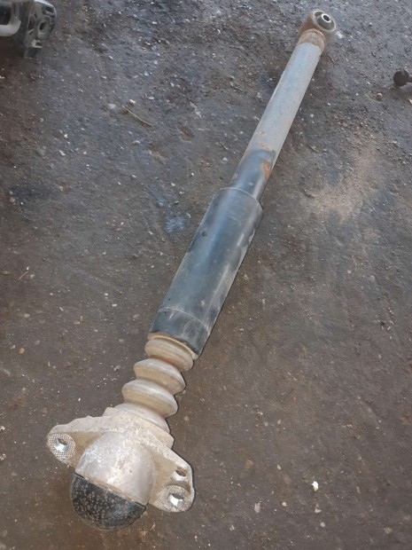 Volkswagen Golf IV H�ts� Leng�scsillap�t�