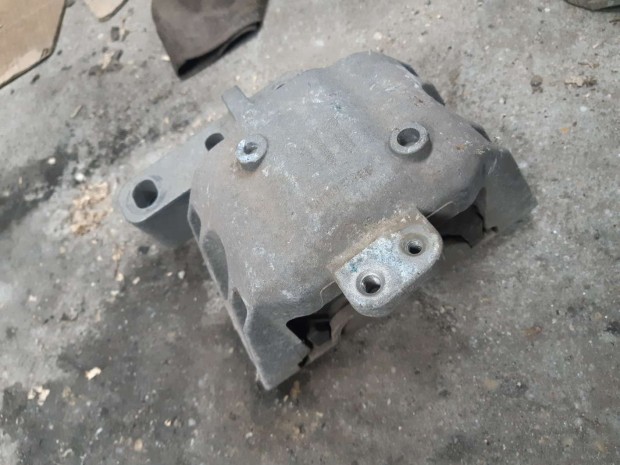 Volkswagen Golf IV Jobb Motortart� Bak