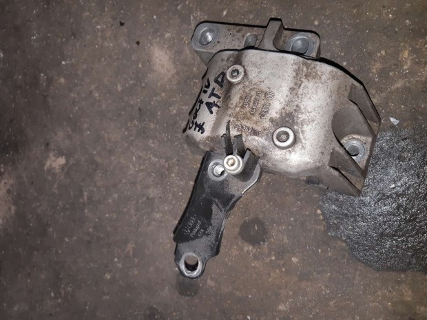 Volkswagen Golf IV Jobb Motortart� Bak