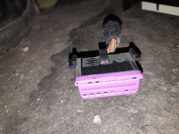 Volkswagen Golf IV OBD 2 Csatlakoz�
