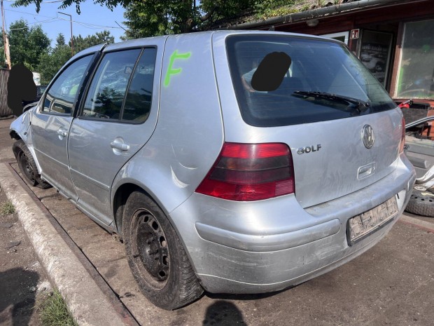Volkswagen Golf IV (2000) 1.6i AUS Alkatrészek #M2711
