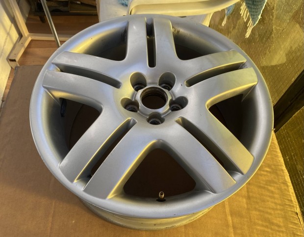 Volkswagen Golf IV gyri 5x100 17"-os Longbeach alufelni szett 1J0